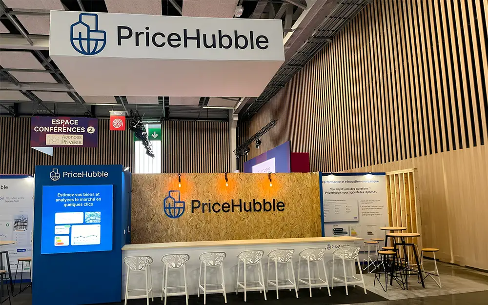 PRICEHUBBLE STAND